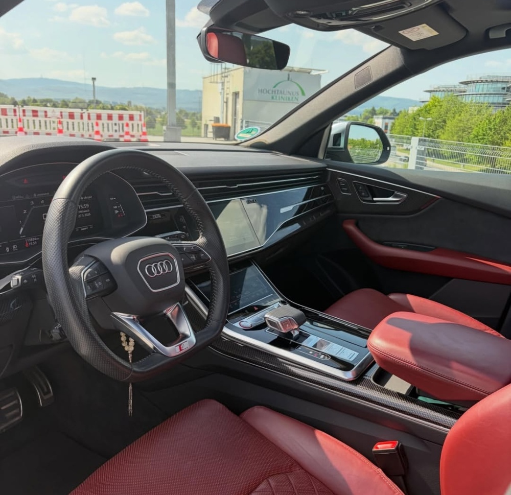 Audi SQ8 Cockpit